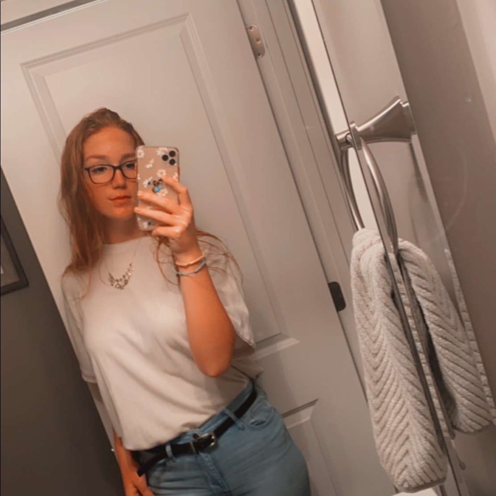 Meet your Posher, Kara